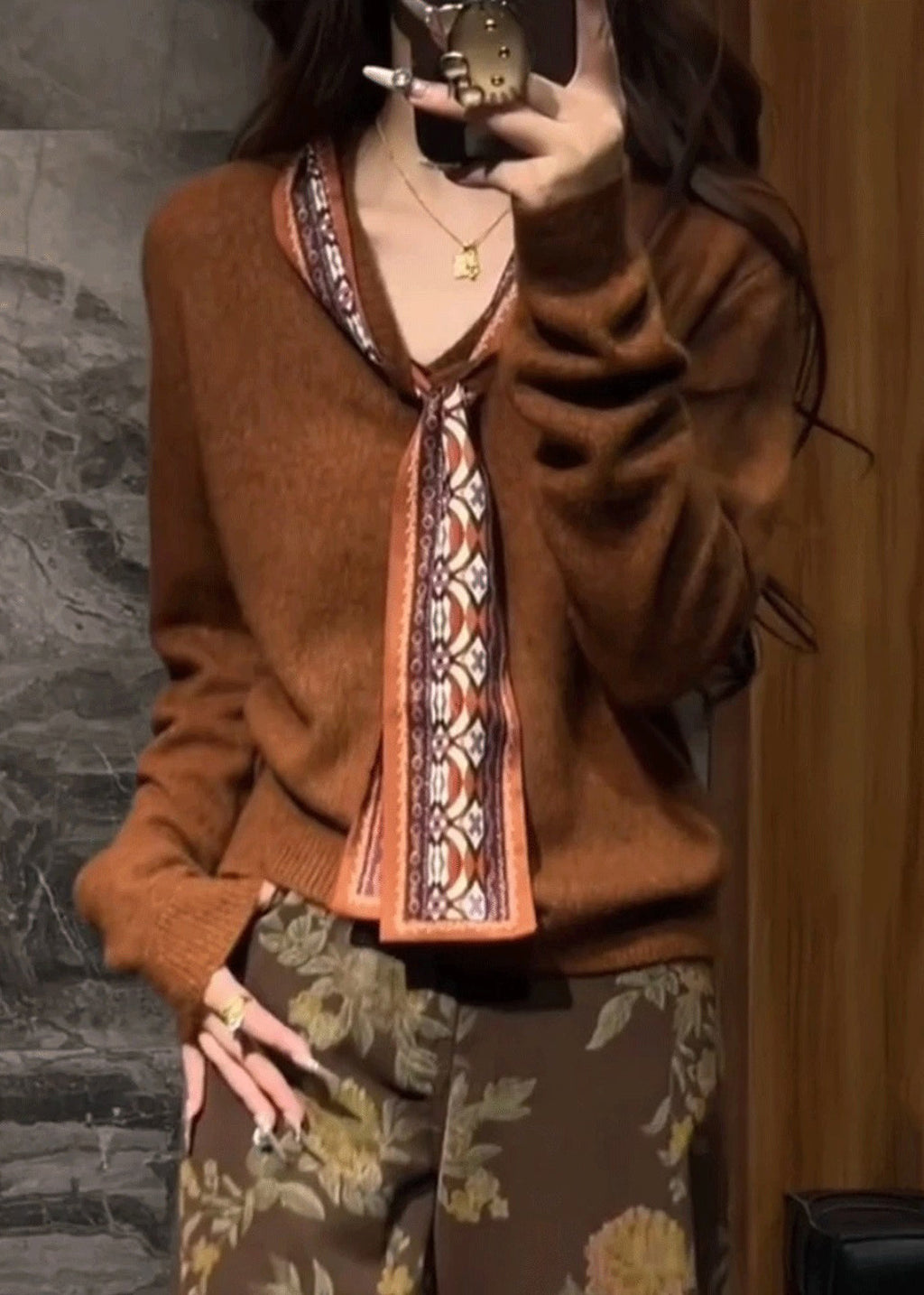 Effortlessly Elegant Sweater with a Timeless Design