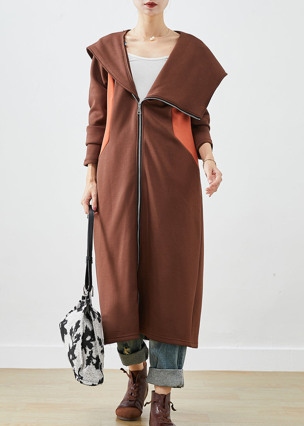 Well Tailored Coat with a Graceful Silhouette
