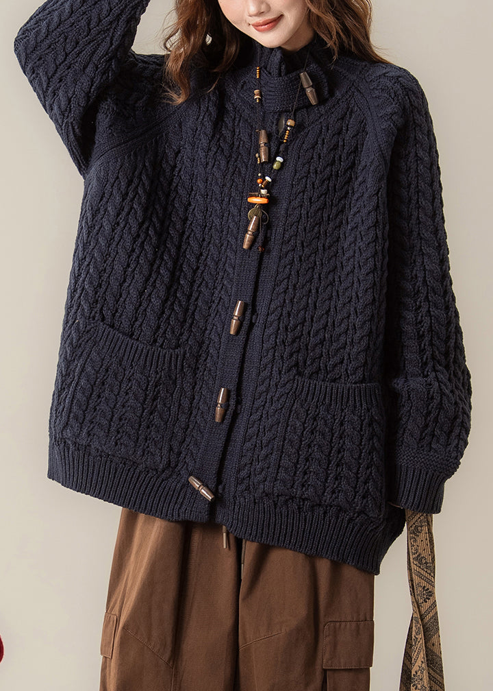 Well Tailored Coat with a Graceful Silhouette
