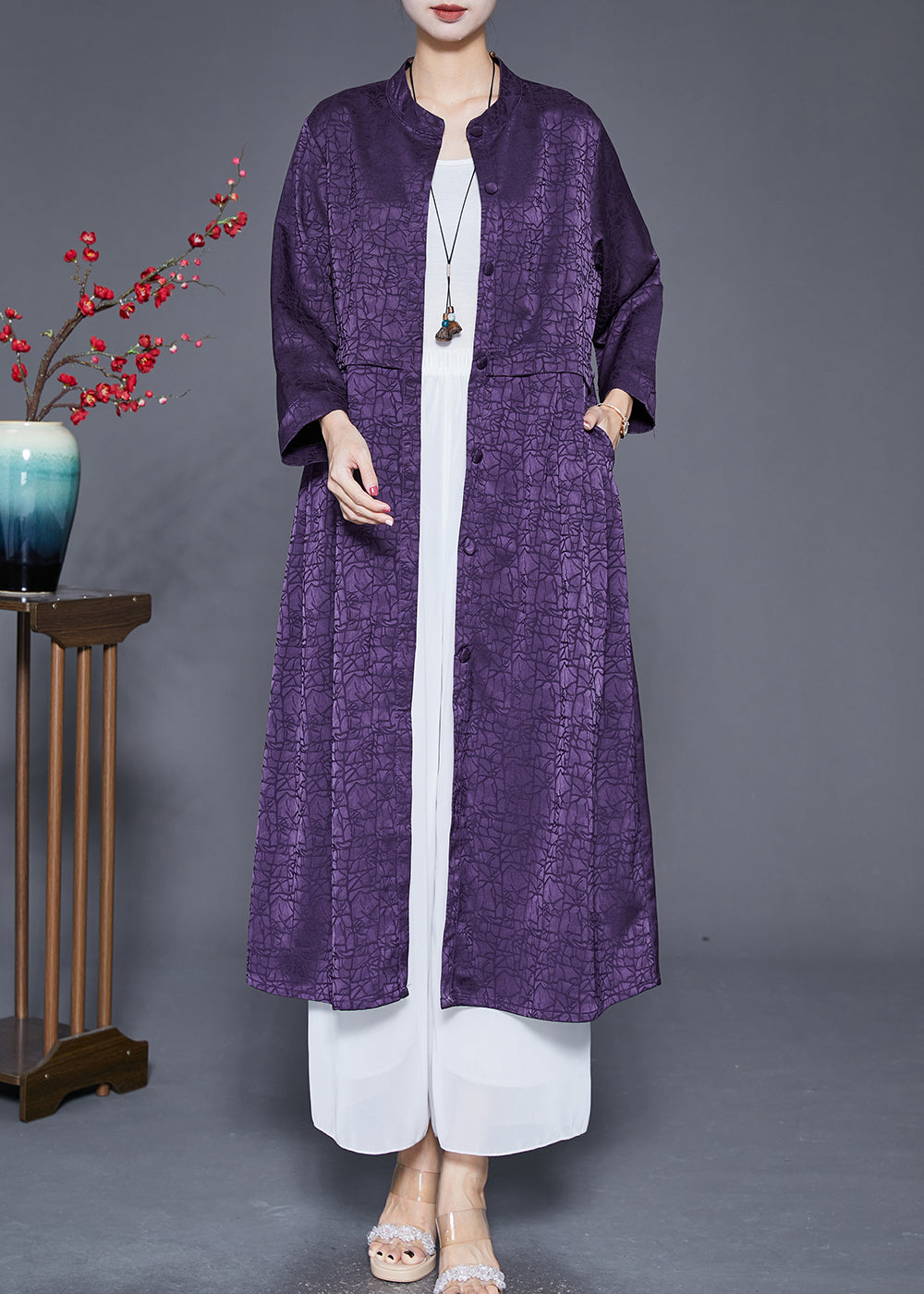 Well Tailored Coat with a Graceful Silhouette