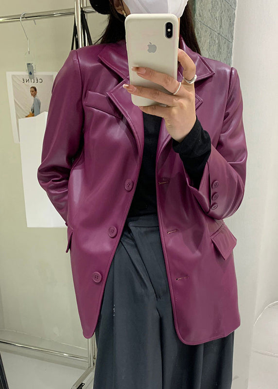 Well Tailored Coat with a Graceful Silhouette