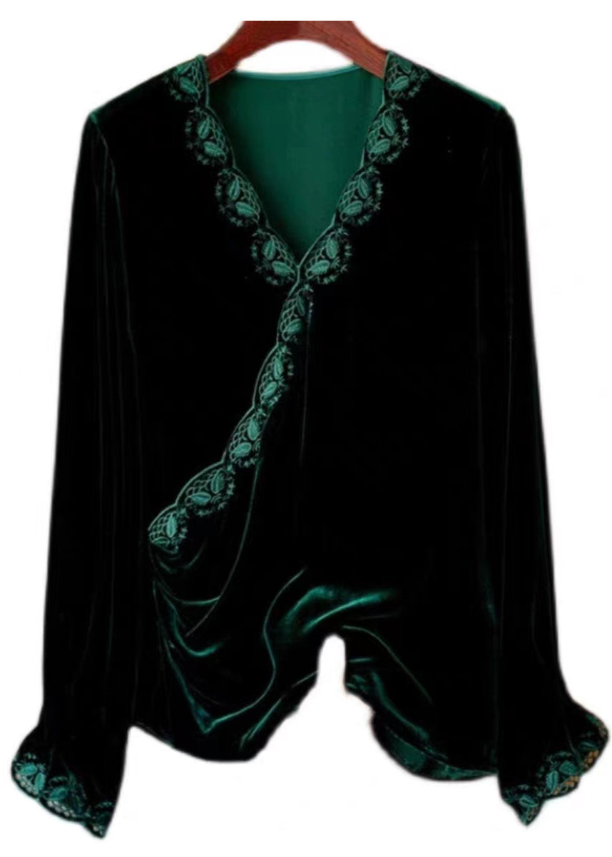 A Vintage Style Top with Delicate Timeless Details