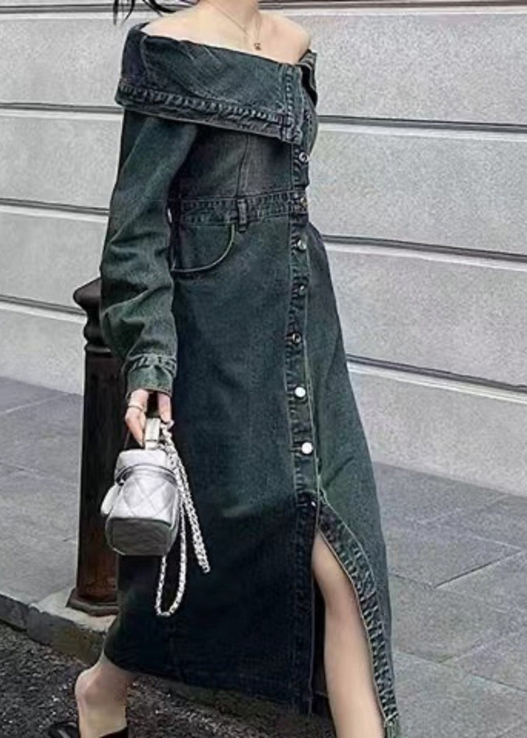 Classic Vintage Dress with a Flattering Fit