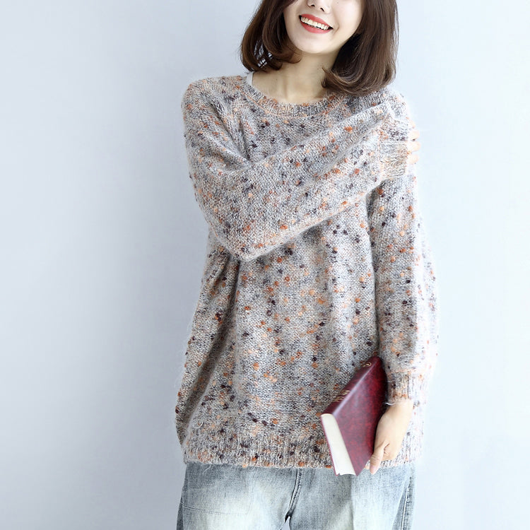 Effortlessly Elegant Sweater with a Timeless Design