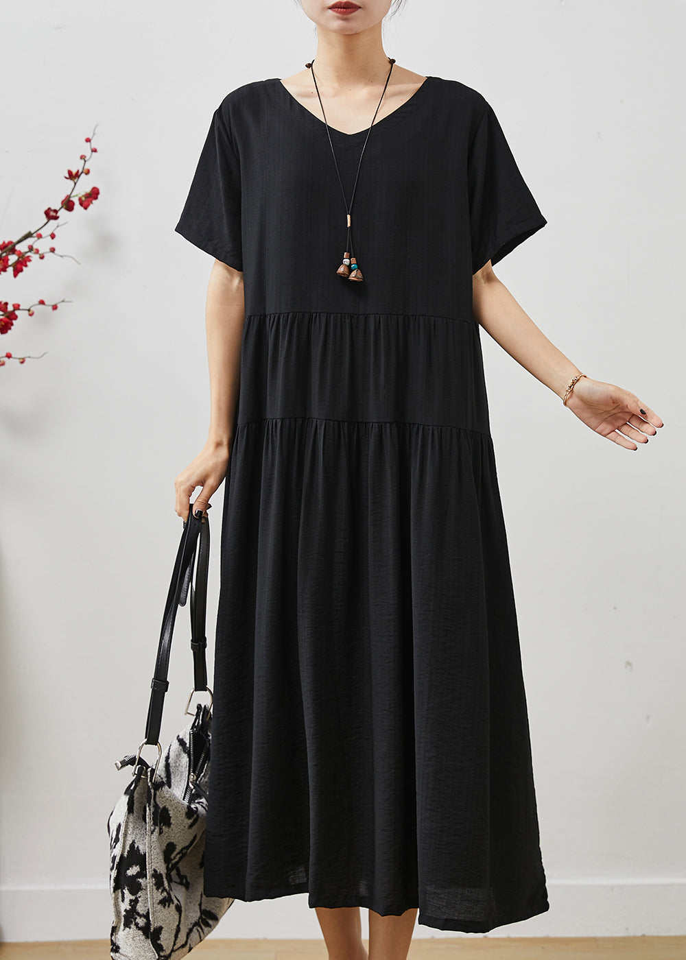 Beautifully Finished Dress in a Timeless Design