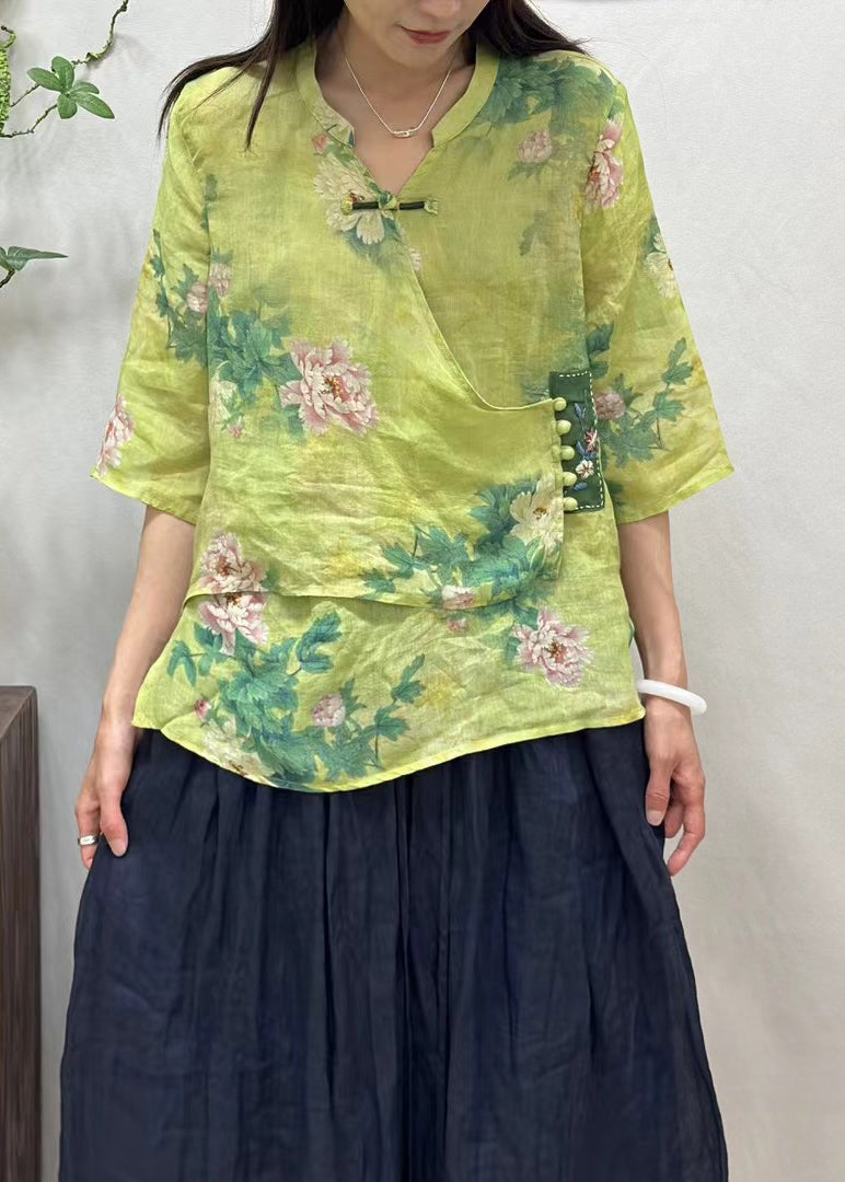 Classic Vintage Shirt with a Flattering Fit