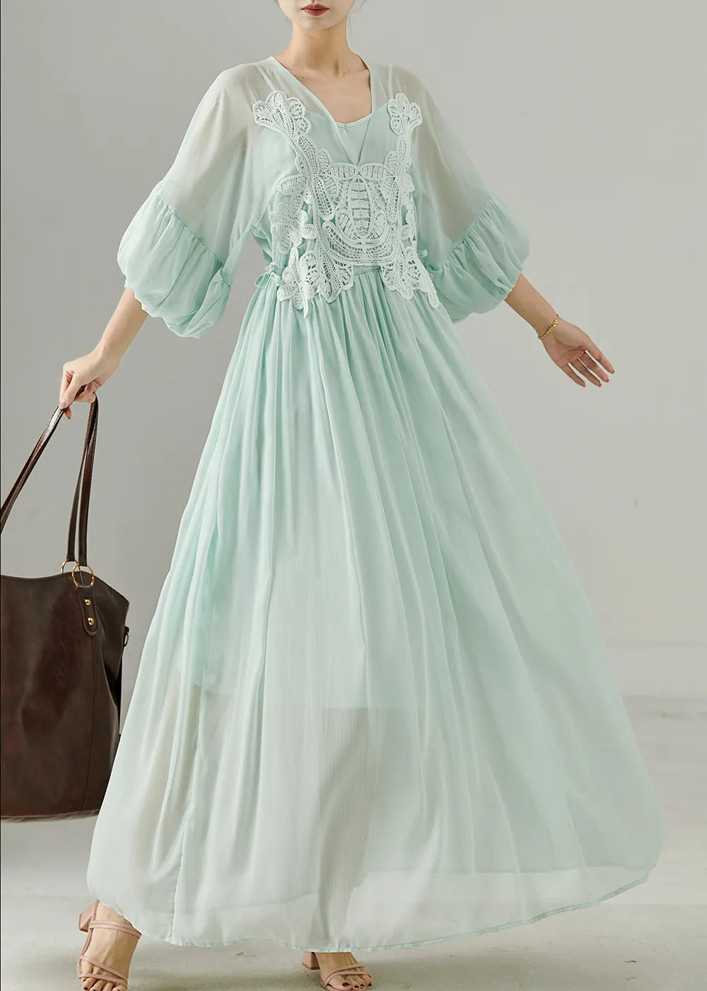 Beautifully Finished Dress in a Timeless Design