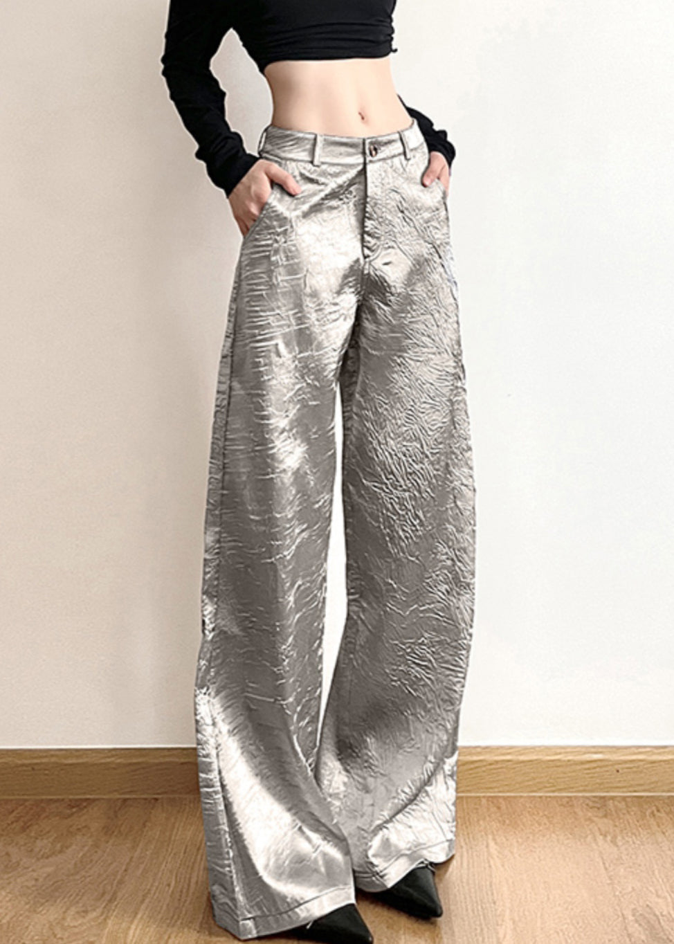 Well Tailored Pants with a Graceful Silhouette