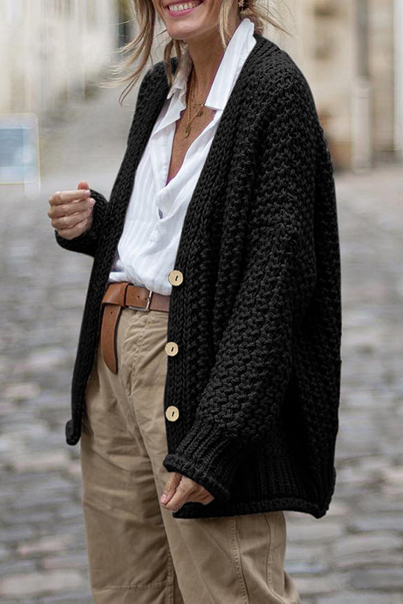Well Tailored Cardigan with a Graceful Silhouette