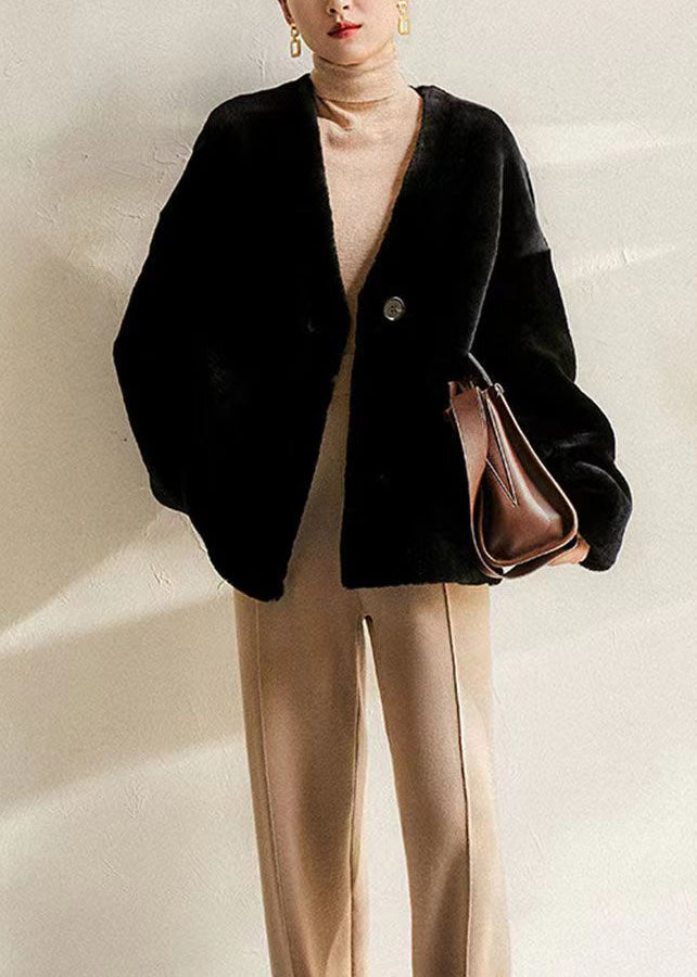 Well Tailored Coat with a Graceful Silhouette