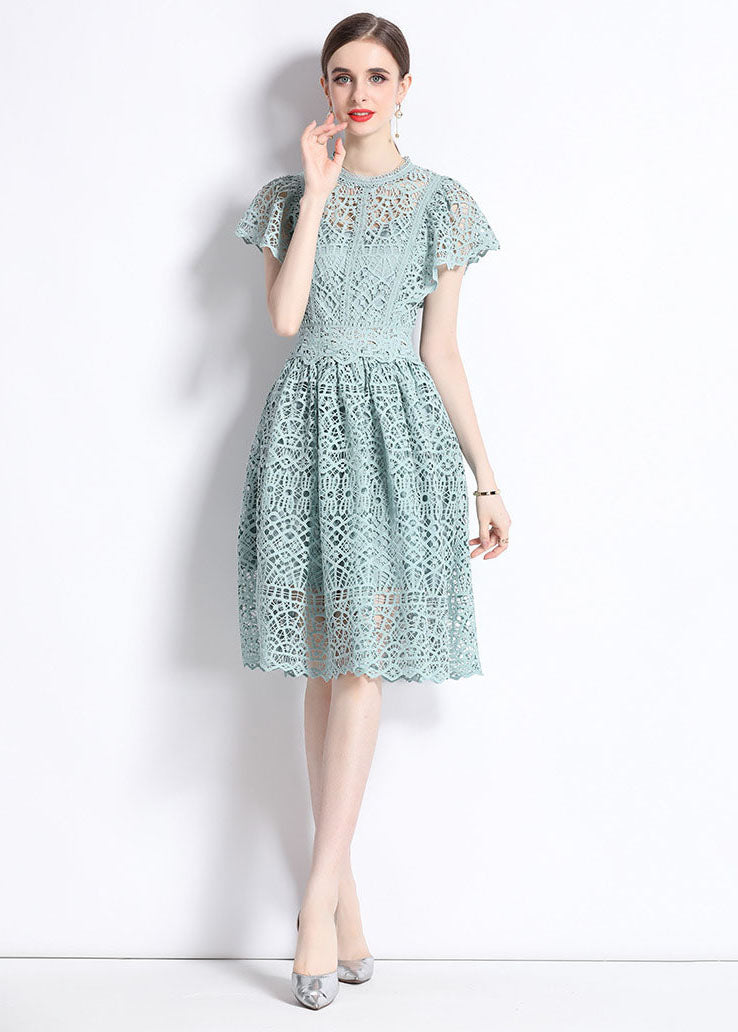 Beautifully Finished Dress in a Timeless Design