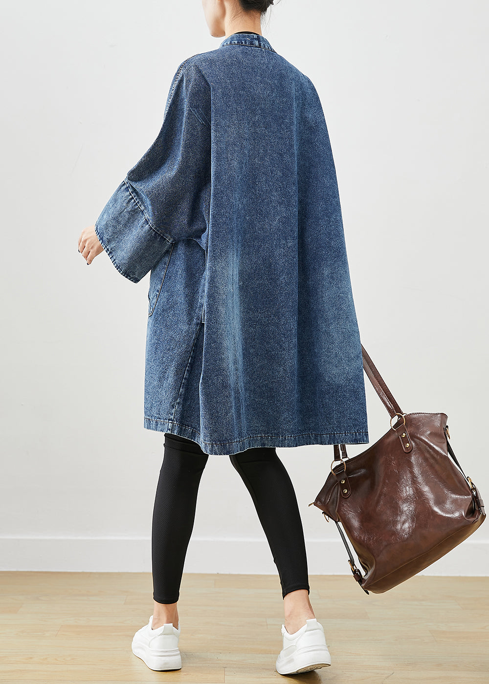 Well Tailored Coat with a Graceful Silhouette