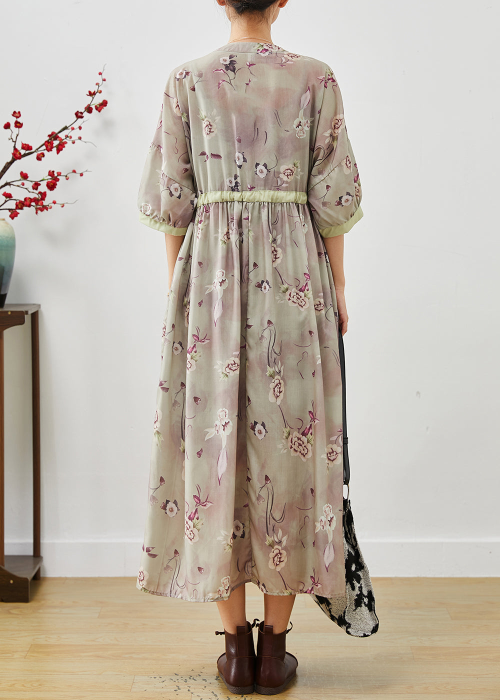 Classic Vintage Dress with a Flattering Fit