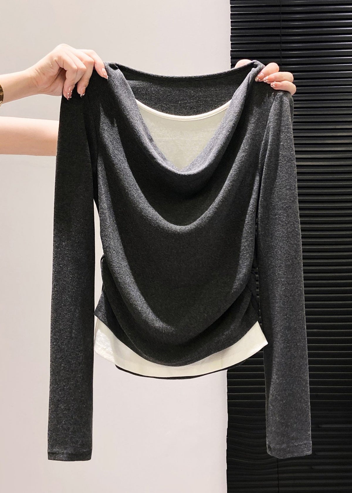 Effortlessly Elegant Shirt with a Timeless Design