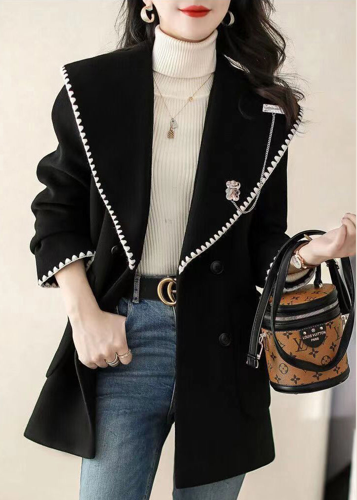 Effortlessly Elegant Coat with a Timeless Design