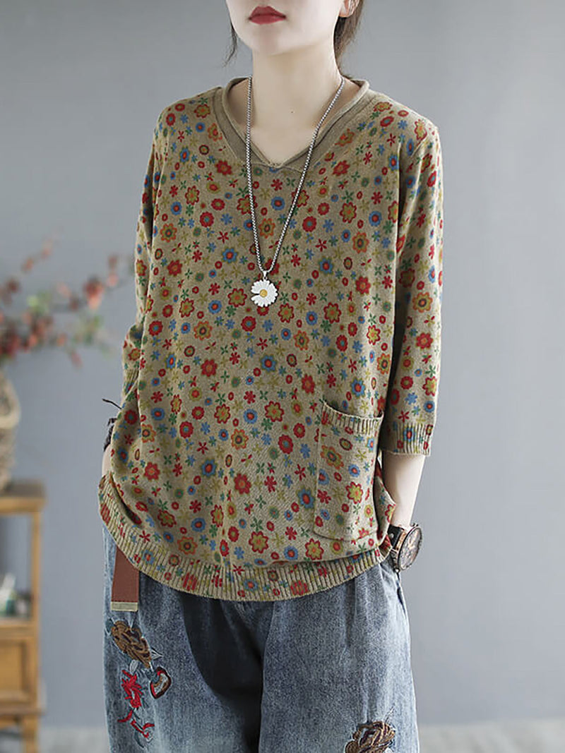 Classic Vintage Sweater with a Flattering Fit