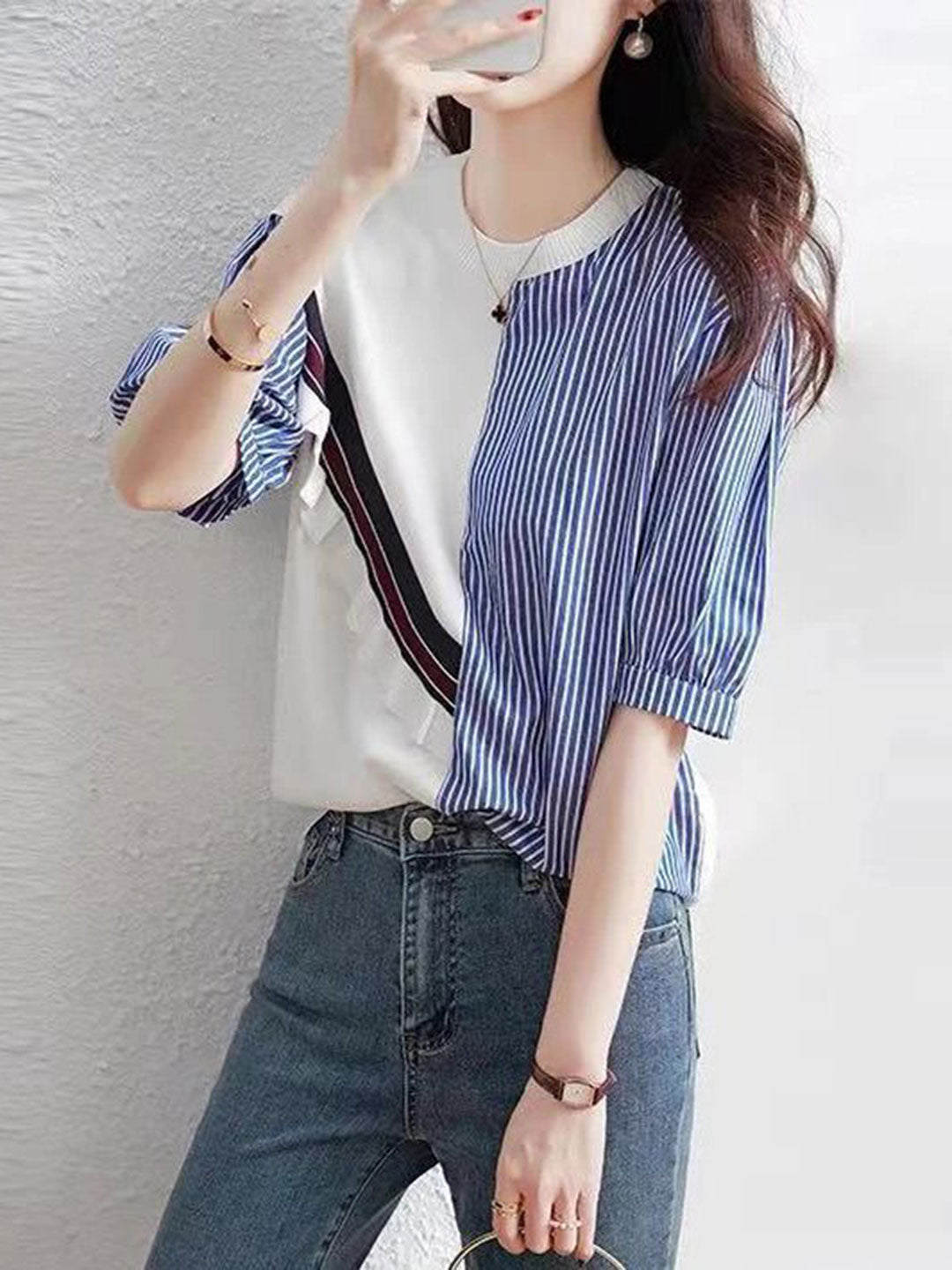 Effortlessly Elegant Sweater with a Timeless Design