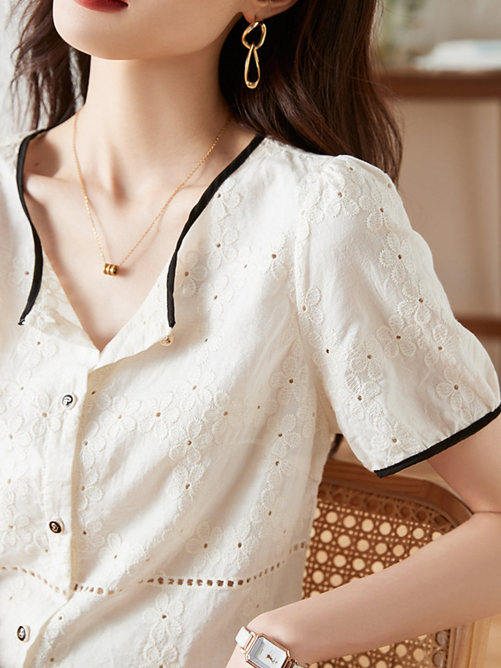 Beautifully Crafted Blouse in a Classic Style