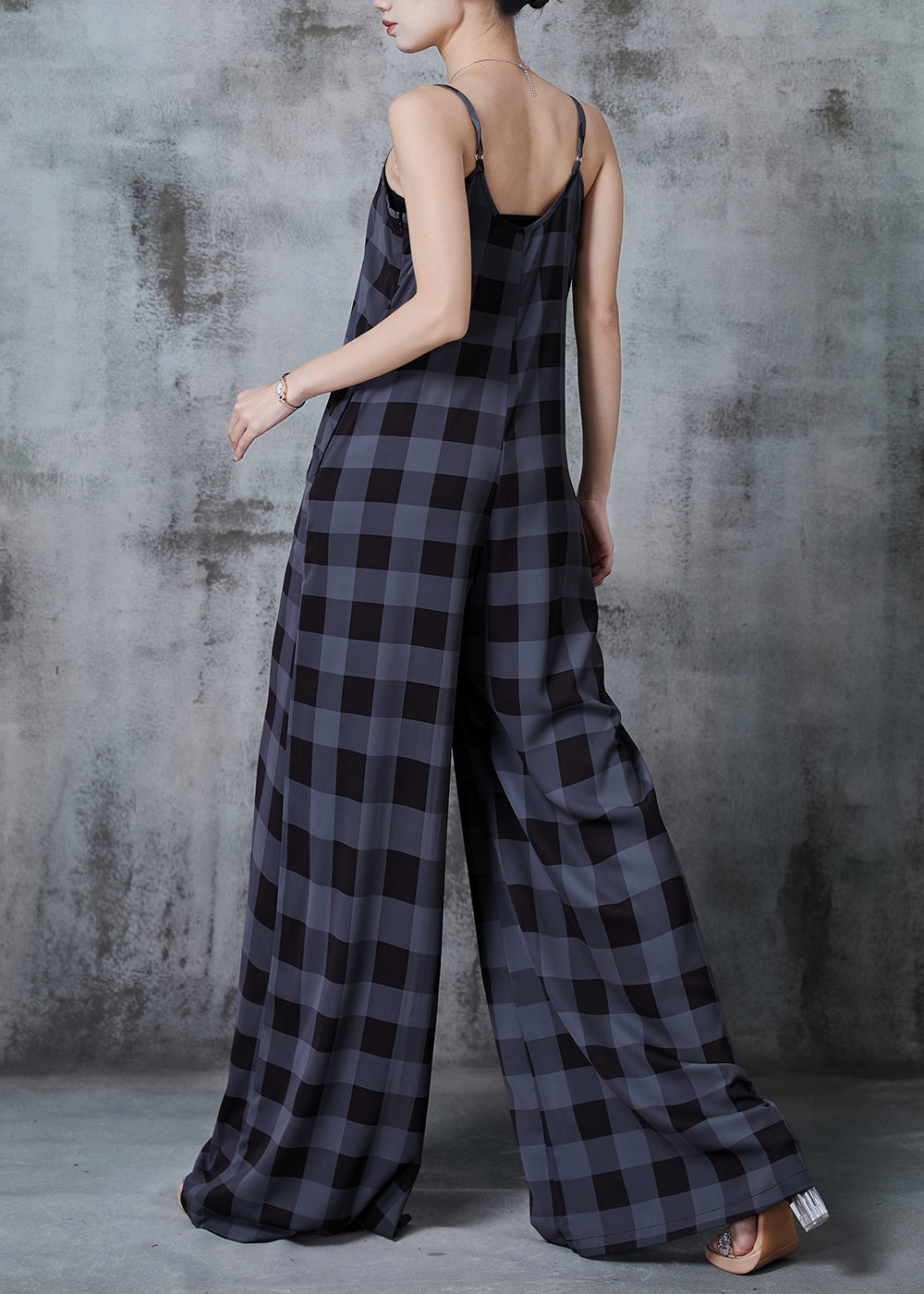 Well Tailored Garment with a Graceful Silhouette