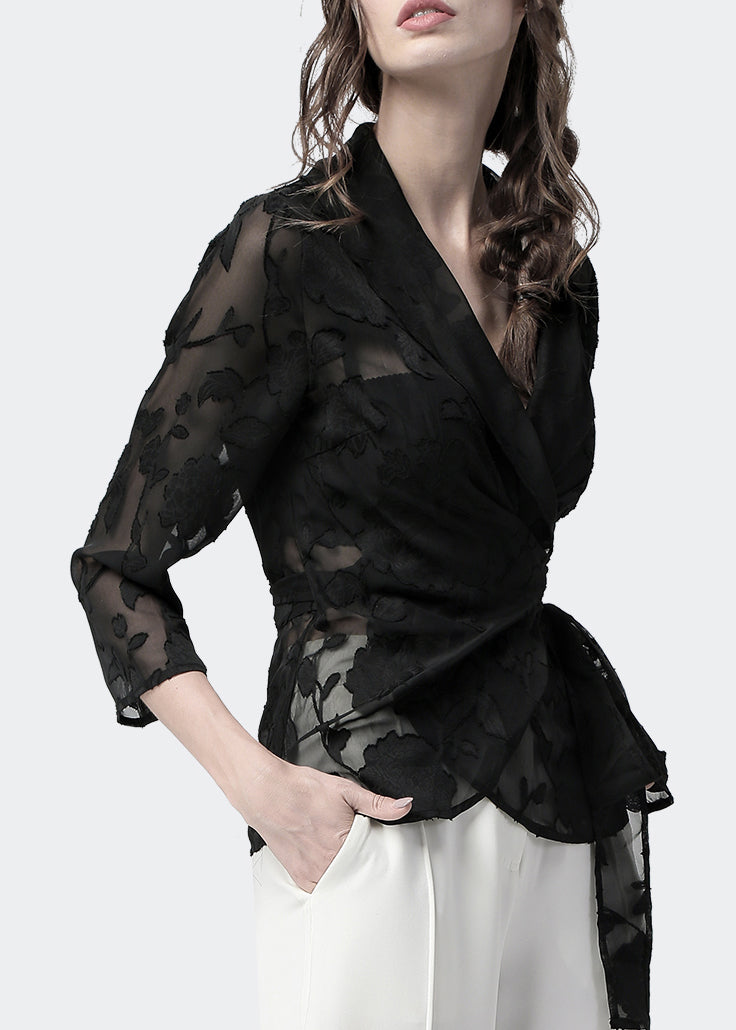Classic Vintage Blouse with a Flattering Fit