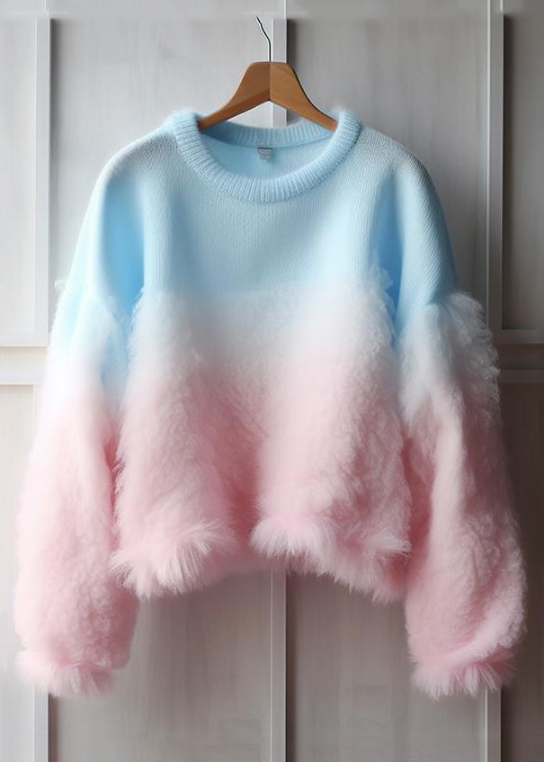 Well Tailored Sweater with a Graceful Silhouette