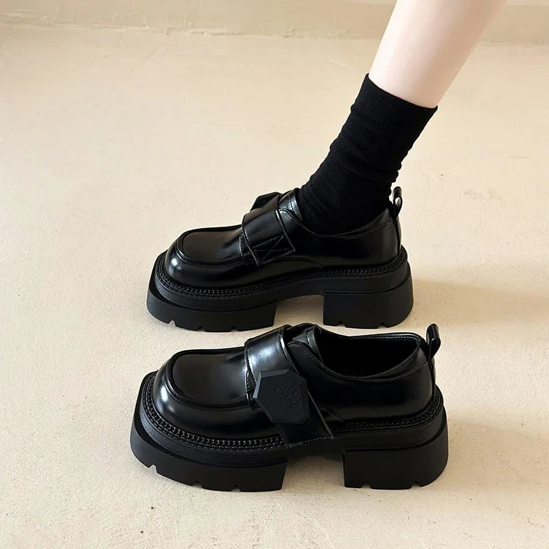 Graceful Orthopedic Loafers for Modern Look