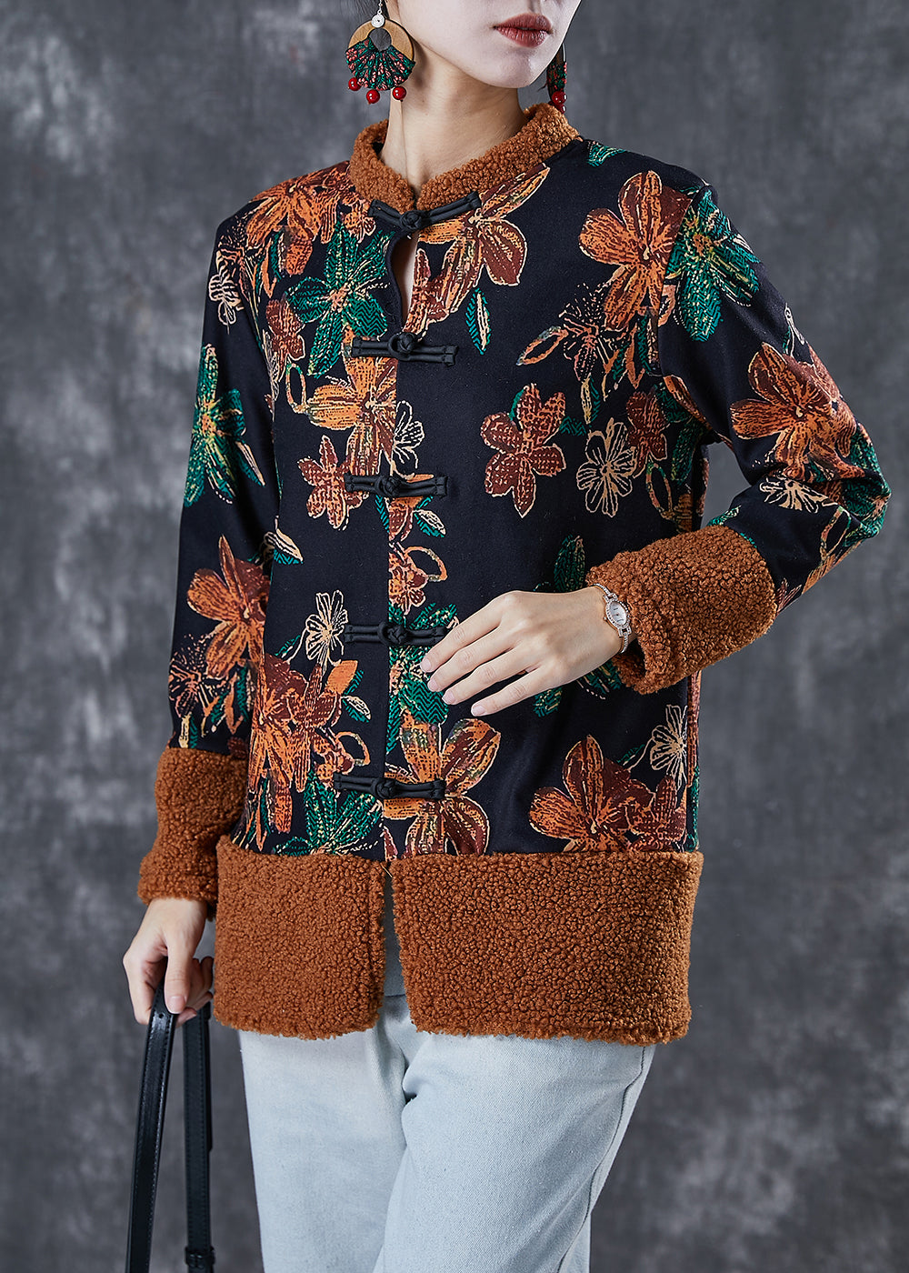 Beautifully Finished Coat in a Timeless Design