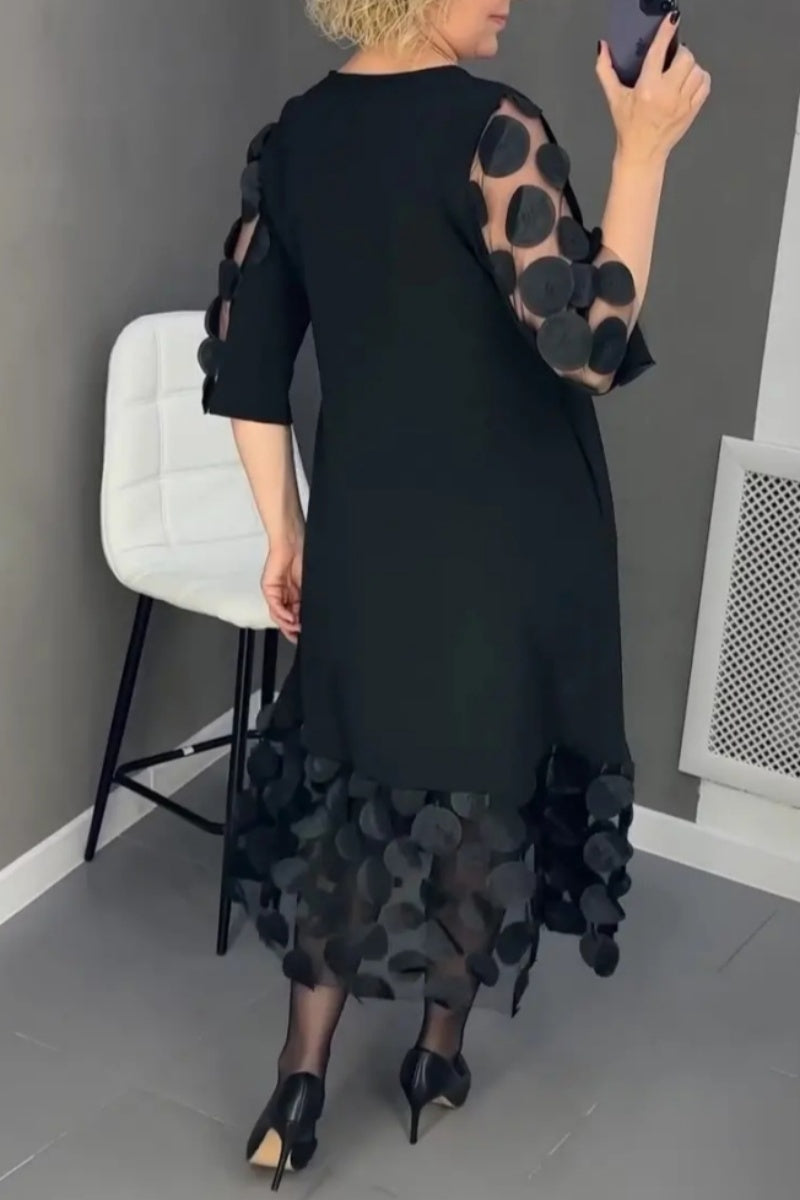 Beautifully Finished Dress in a Timeless Design
