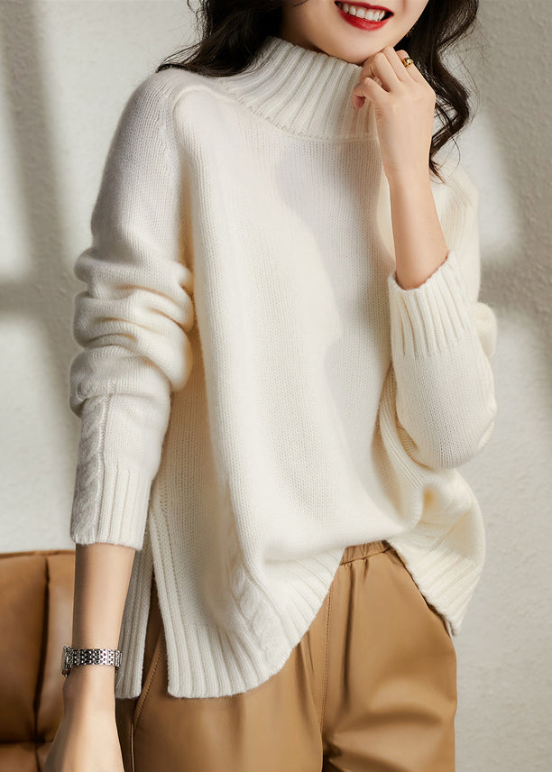 Effortlessly Elegant Sweater with a Timeless Design
