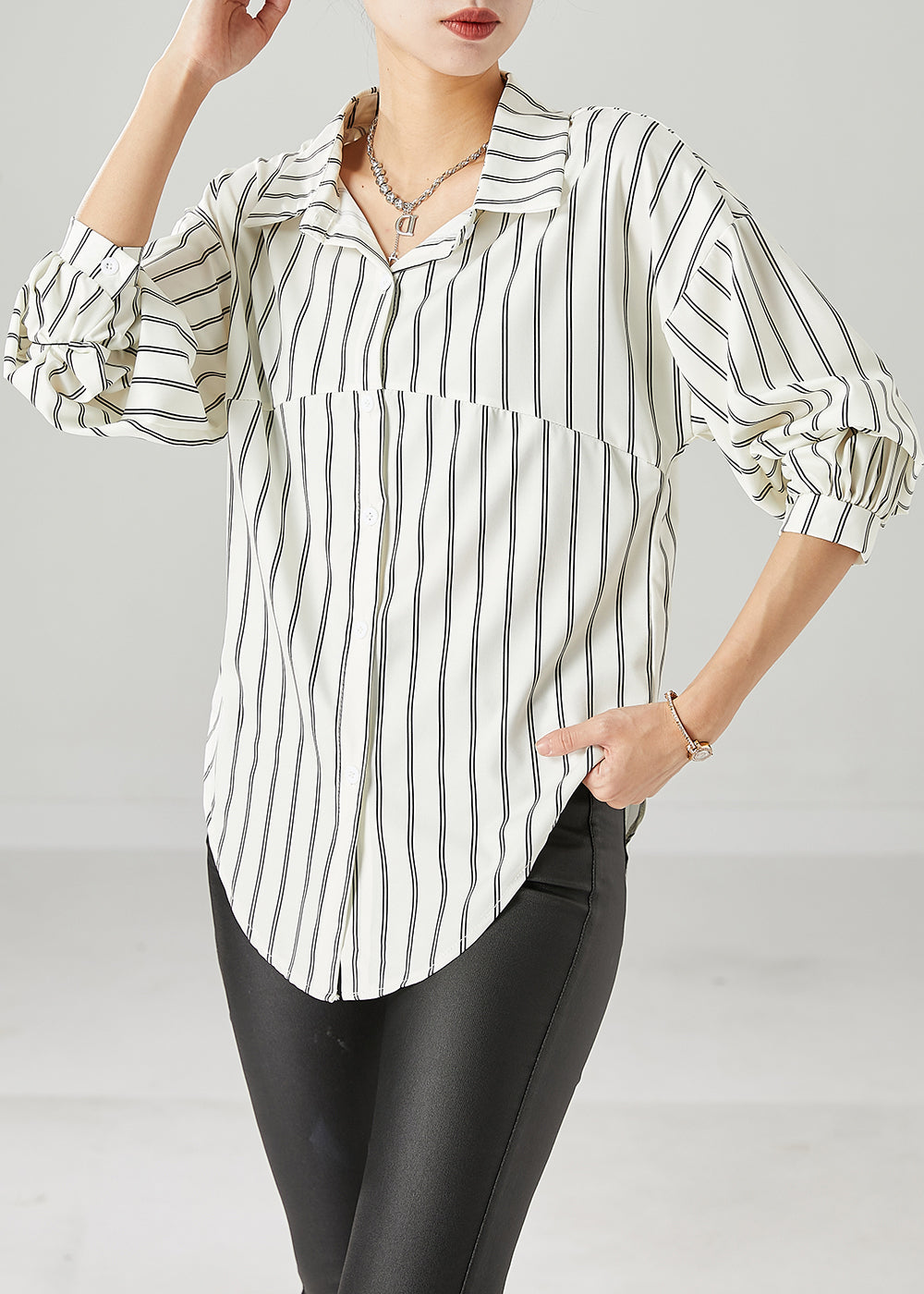 Well Tailored Shirt with a Graceful Silhouette