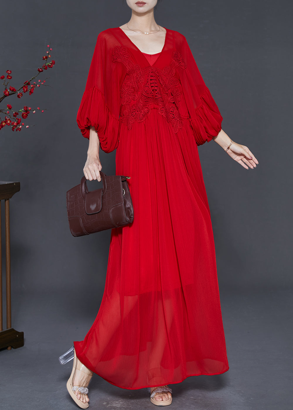 Effortlessly Elegant Dress with a Timeless Design