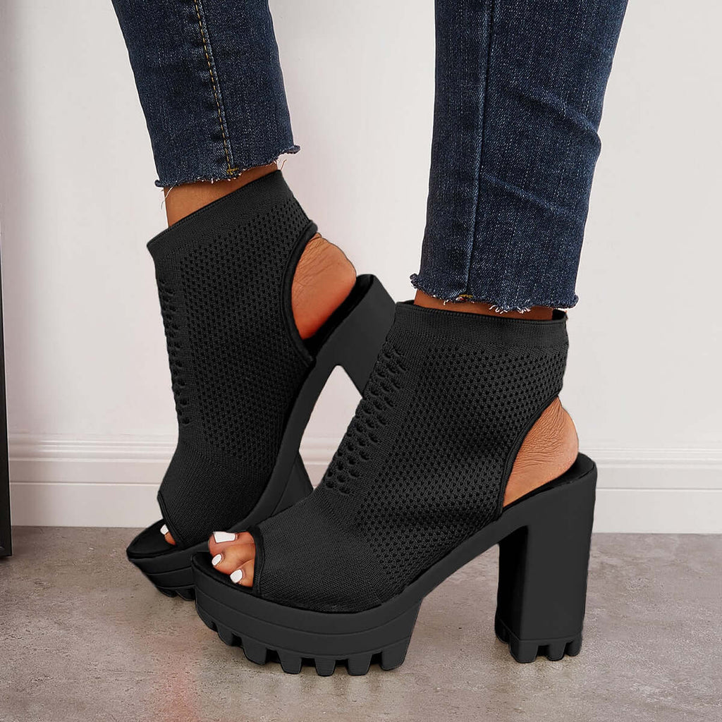 Graceful Orthopedic Sandals for Modern Look