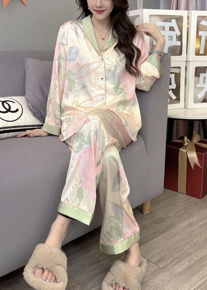 Finely Styled Garment with a Classic Vintage Look