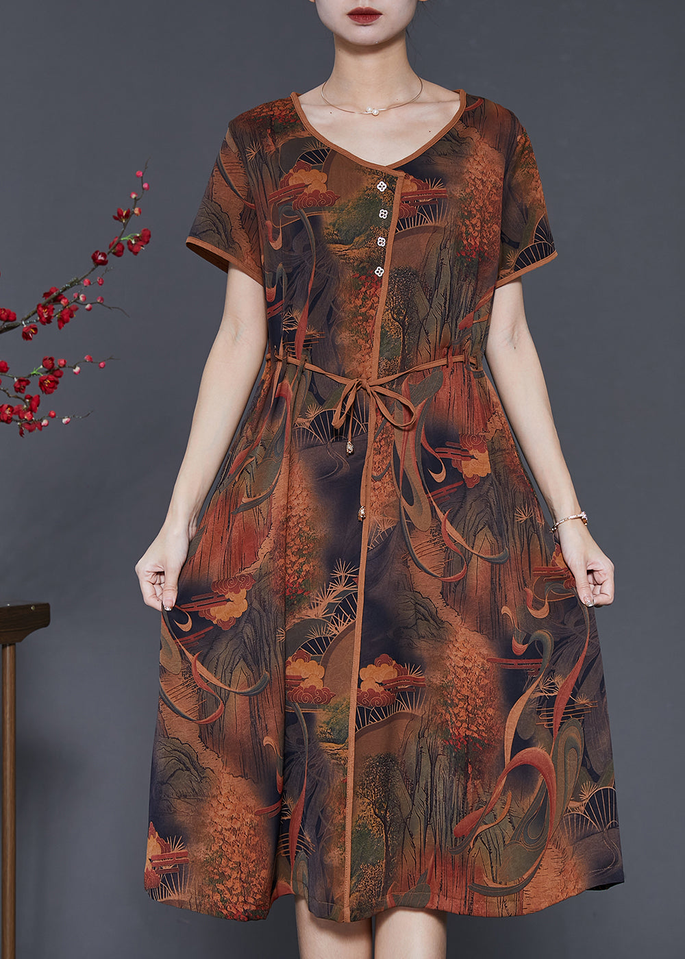 Well Tailored Dress with a Graceful Silhouette