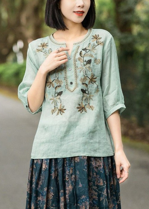 Well Tailored Shirt with a Graceful Silhouette