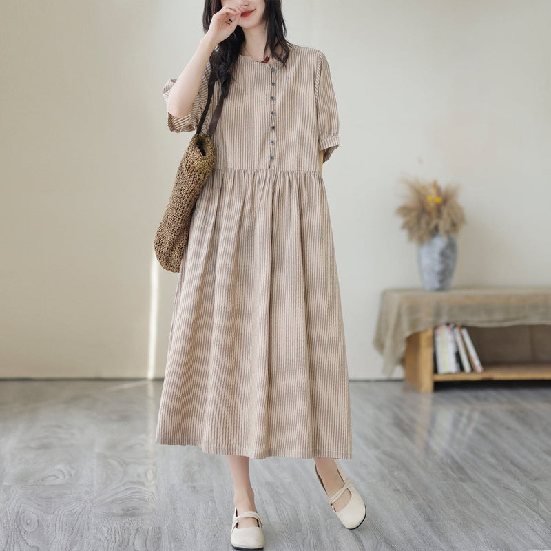 Effortlessly Elegant Dress with a Timeless Design