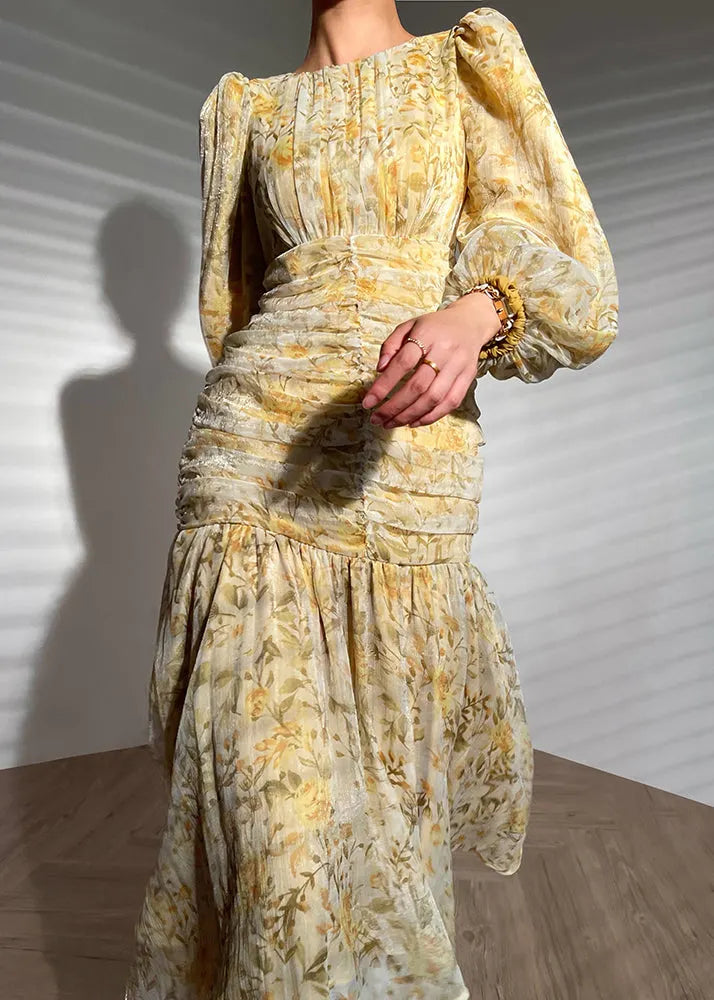 Effortlessly Elegant Dress with a Timeless Design