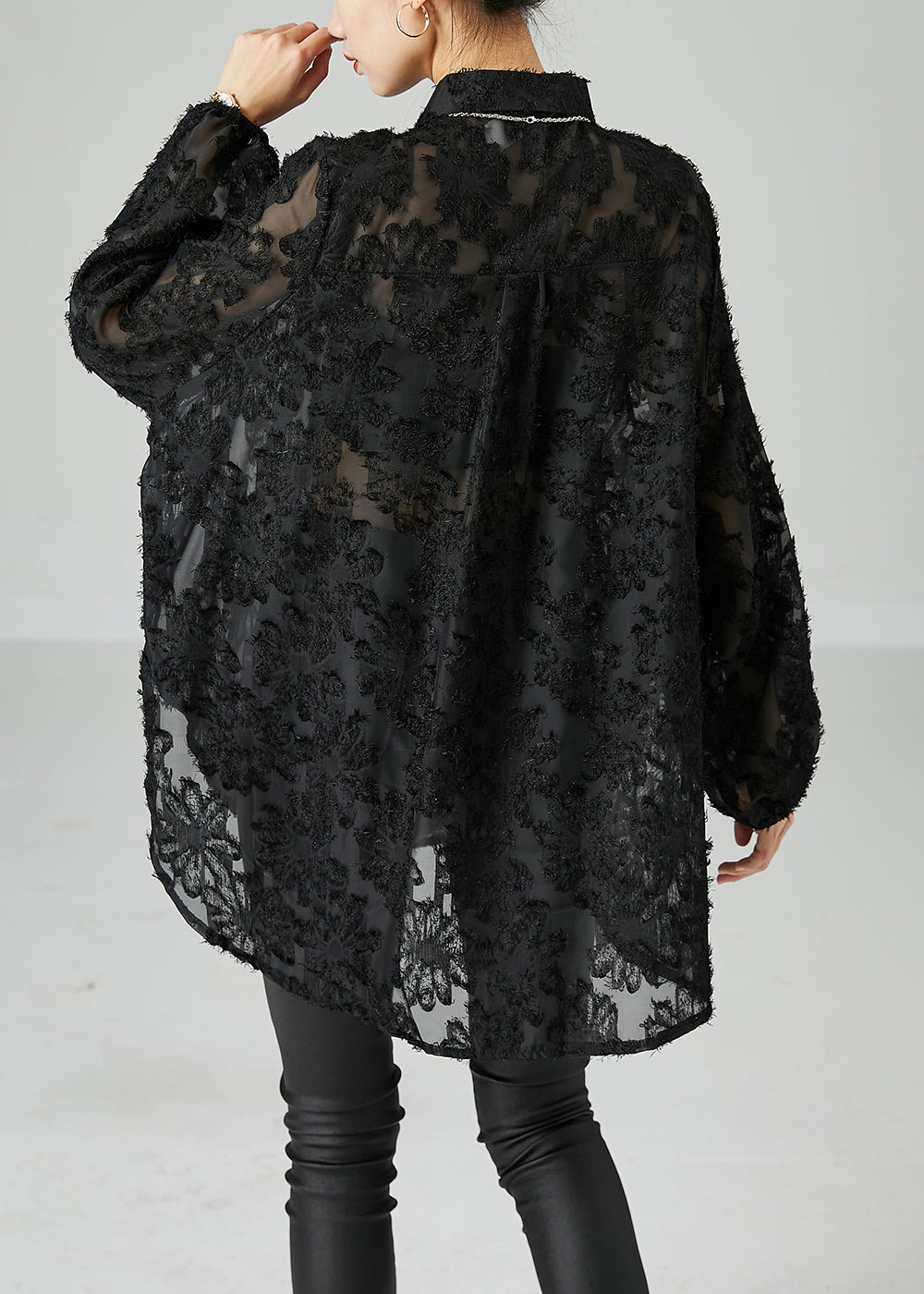 Effortlessly Elegant Shirt with a Timeless Design
