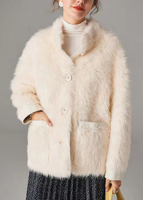 Effortlessly Elegant Coat with a Timeless Design
