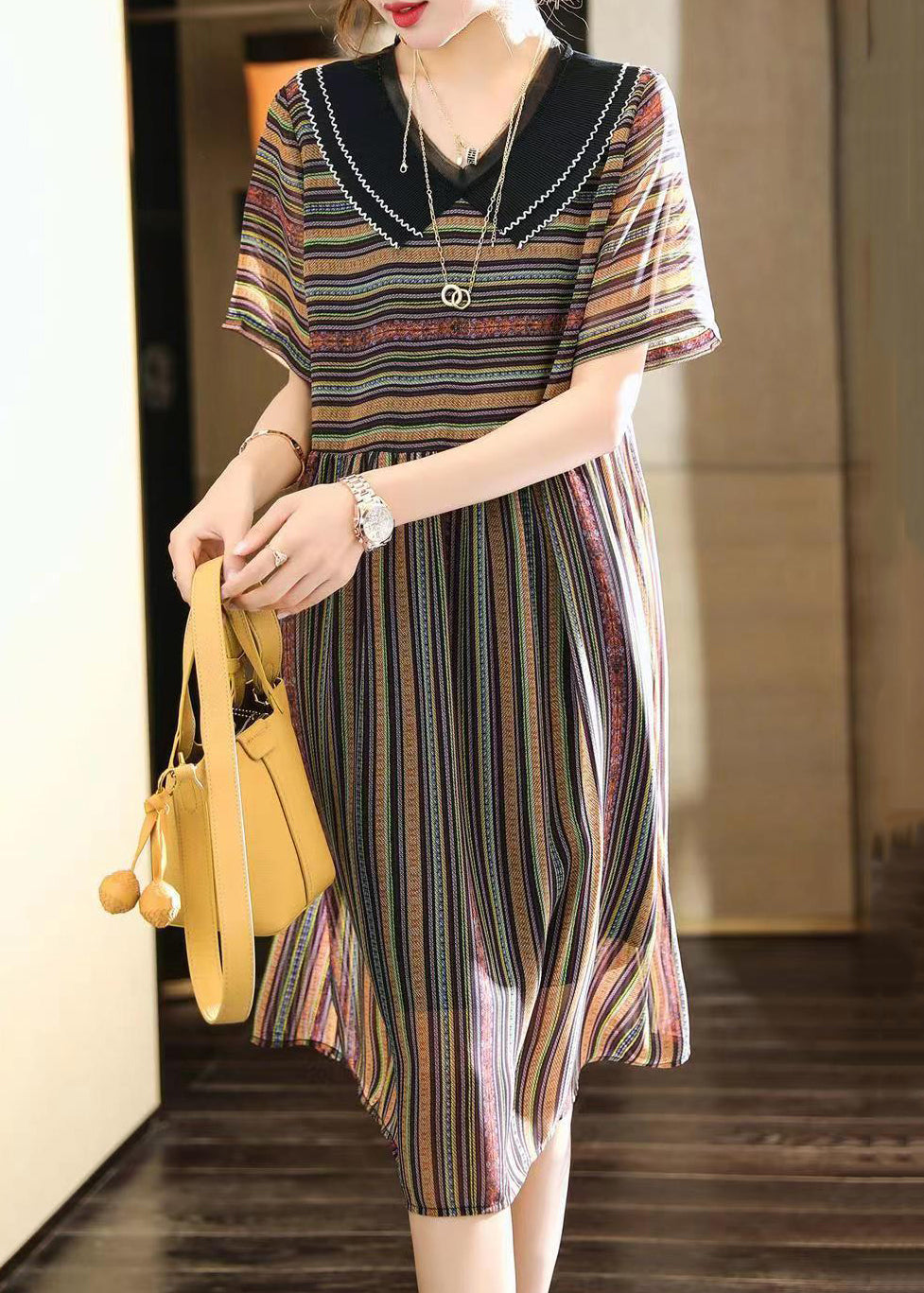 Classic Vintage Dress with a Flattering Fit
