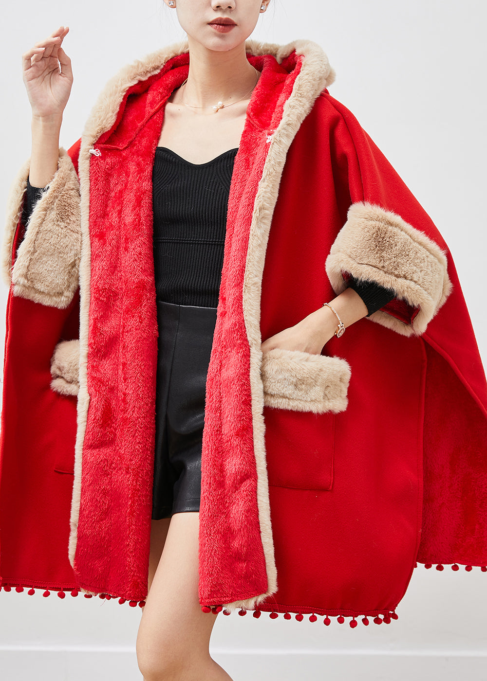 Beautifully Finished Coat in a Timeless Design