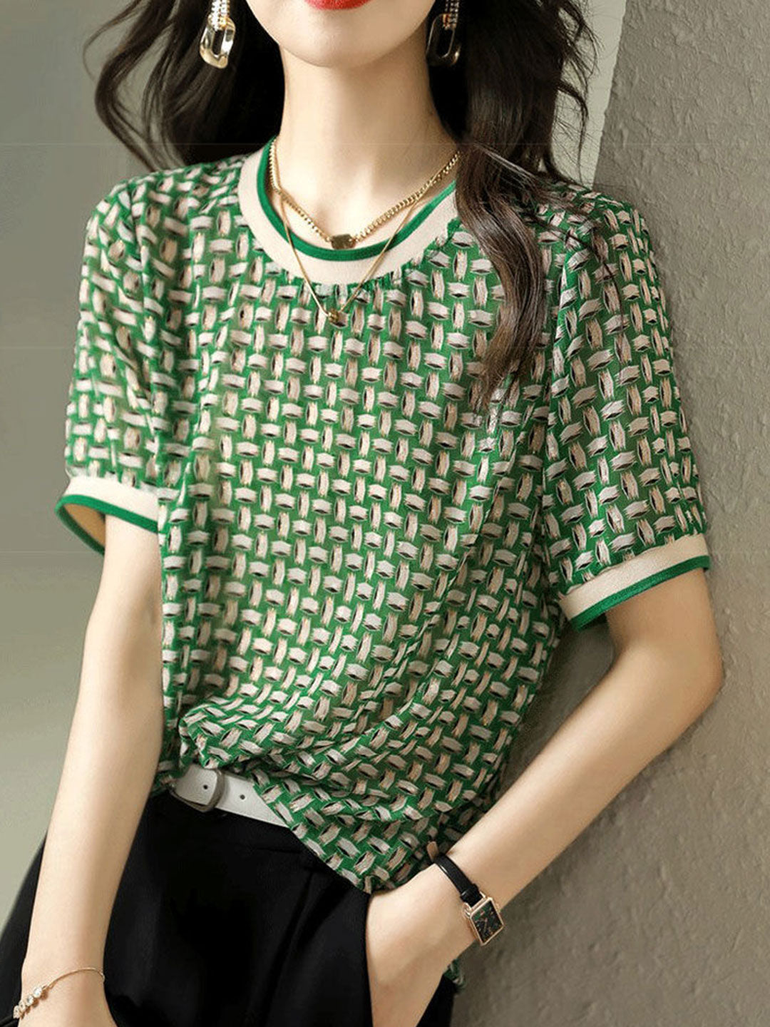 Polished Top with an Effortless Classic Look