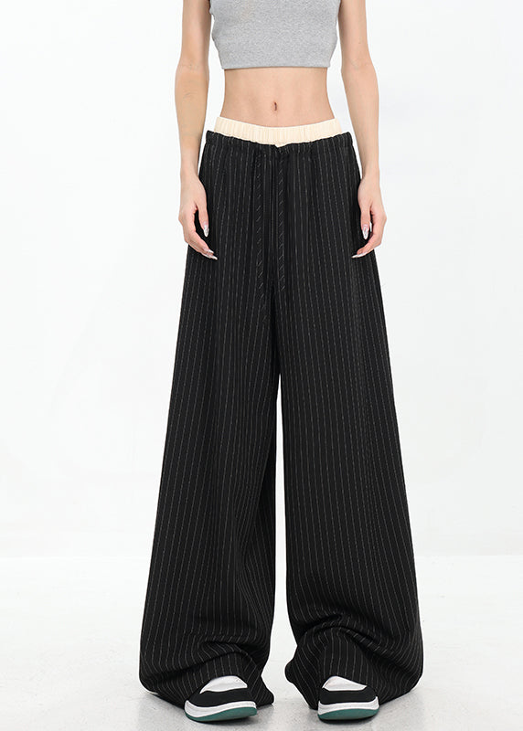Effortlessly Elegant Pants with a Timeless Design