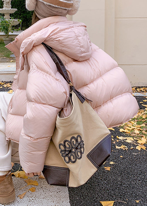 Well Tailored Coat with a Graceful Silhouette