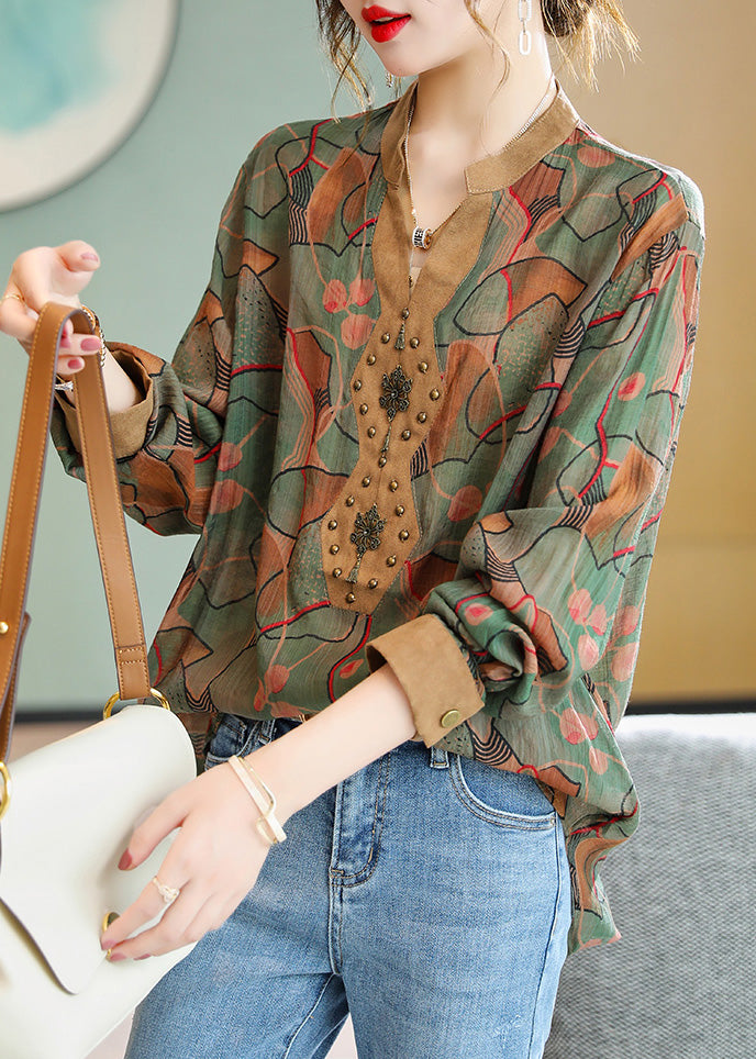 Classic Vintage Shirt with a Flattering Fit