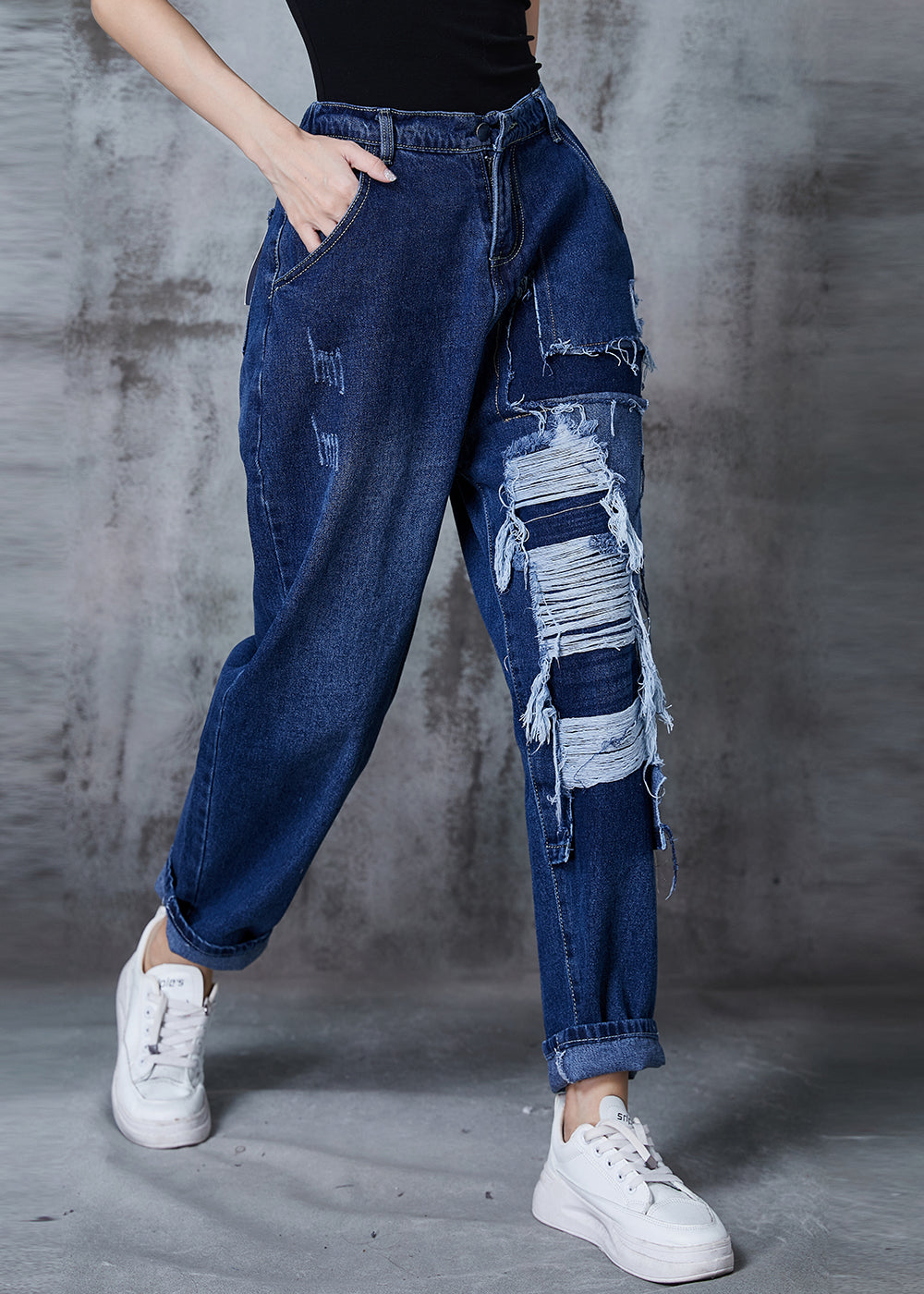 Effortlessly Elegant Pants with a Timeless Design
