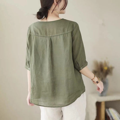 Effortlessly Elegant T-Shirt with a Timeless Design