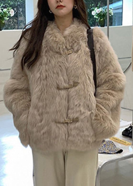 Effortlessly Elegant Coat with a Timeless Design