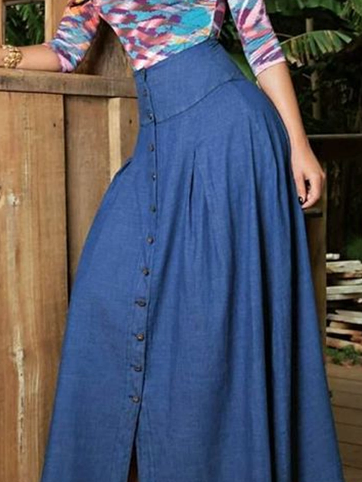 Effortlessly Elegant Garment with a Timeless Design