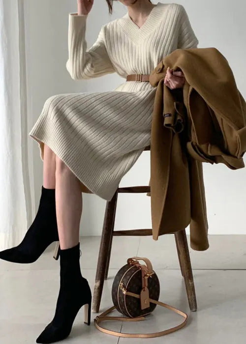 Classic Vintage Dress with a Flattering Fit